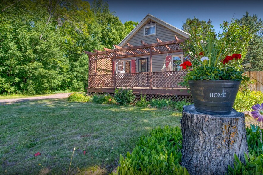 More Photos Of 6622 US-2 Hwy, Hurley Restaurant For Sale