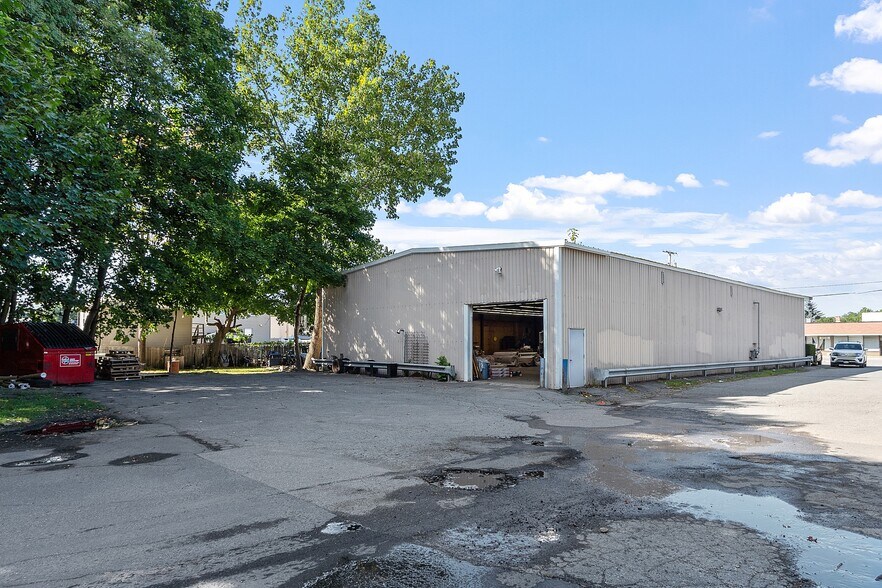 More Photos Of 359 Summer St, Fitchburg Storefront For Sale