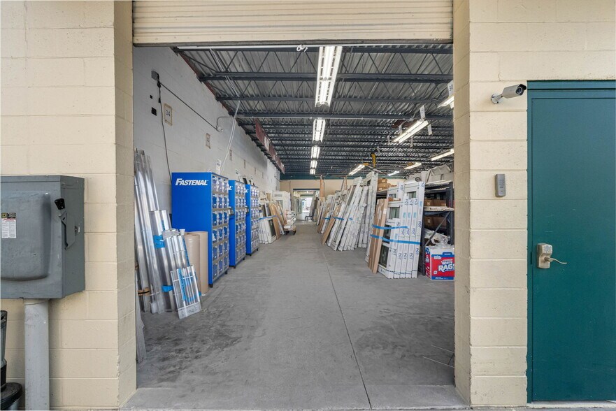 More Photos Of 2125 W Columbus Dr, Tampa Light Distribution For Lease