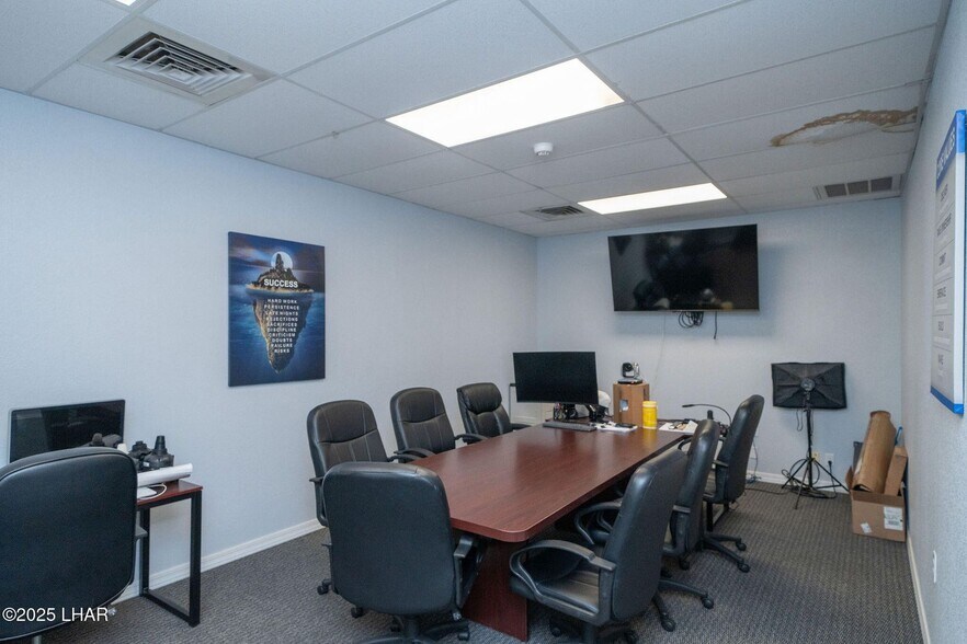 More Photos Of 2880 Sweetwater Ave, Lake Havasu City Light Manufacturing For Lease