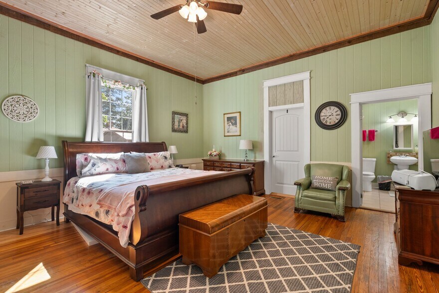 More Photos Of 207 W 2nd Ave, Easley Hospitality For Sale