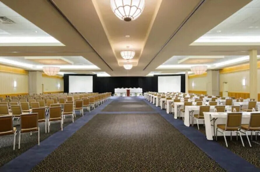 More Photos Of 8500 Annapolis Rd, New Carrollton Hotel For Sale