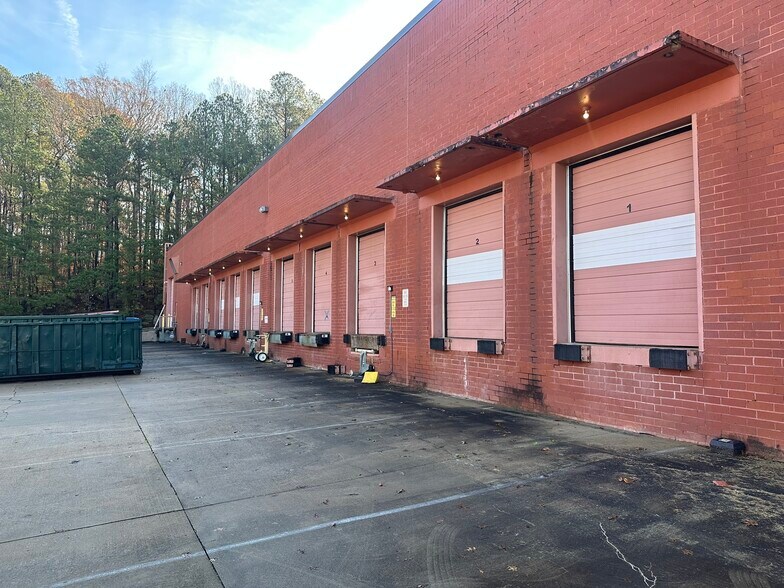 More Photos Of 5630 Gwaltney Dr SW, Atlanta Warehouse For Lease