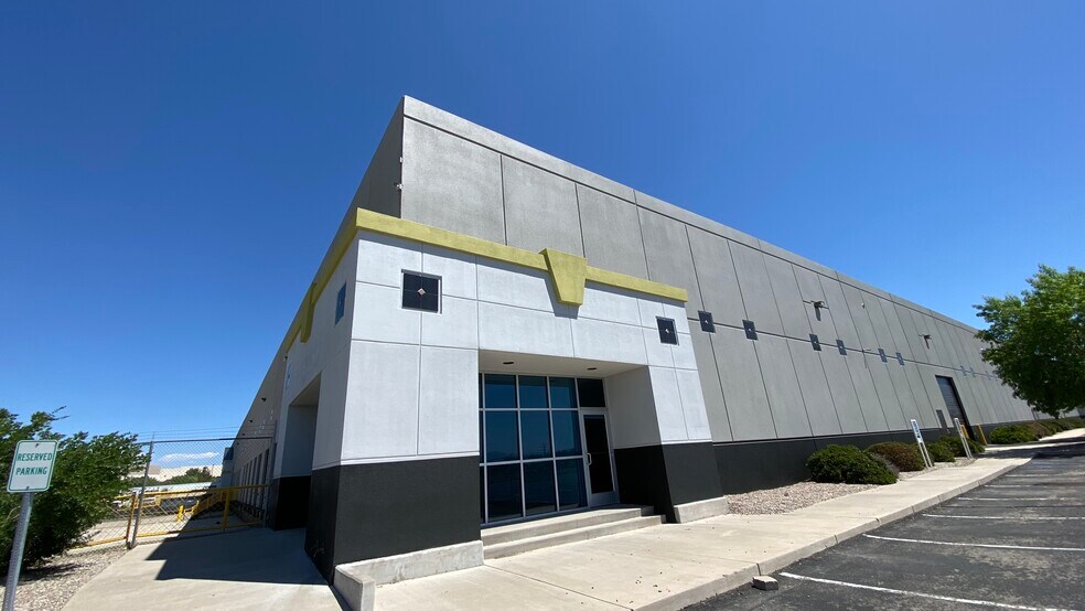More Photos Of 8000 Bluewater Rd NW, Albuquerque Distribution For Lease