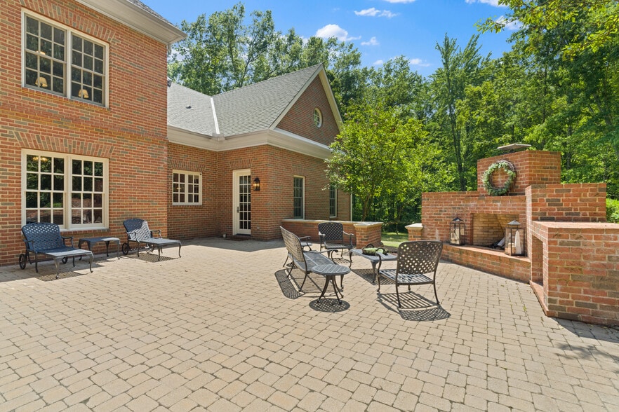 More Photos Of 5455 Plantation Rd, Sunbury Lodge Meeting Hall For Sale