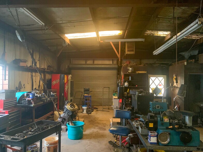 More Photos Of 7010 Moffett Rd, Mobile Industrial For Sale