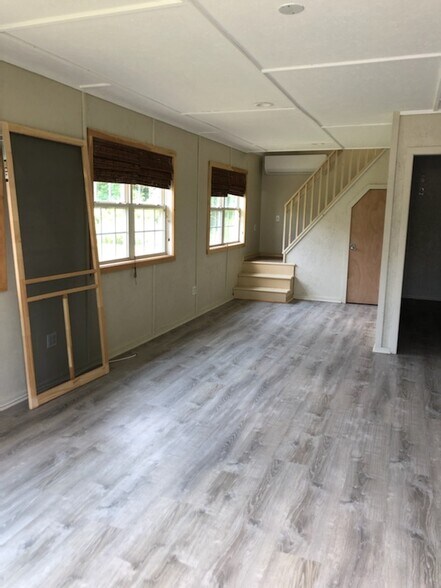 More Photos Of 591 Main St, Center Moriches Apartments For Lease