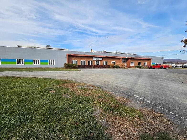 More Photos Of 141 Innovation Dr, Duncansville Warehouse For Lease