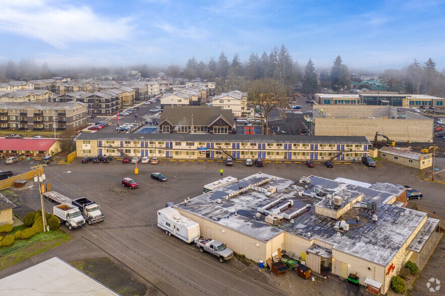 More Photos Of 535 S Columbia River Hwy, Saint Helens General Retail For Lease