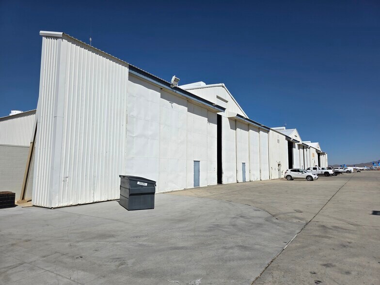 More Photos Of 18308 Readiness St, Victorville Airplane Hangar For Lease