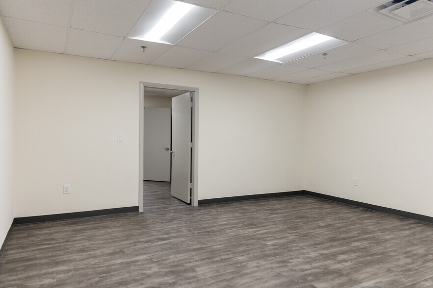 More Photos Of 2009 NW 79th Ave, Doral Warehouse For Lease