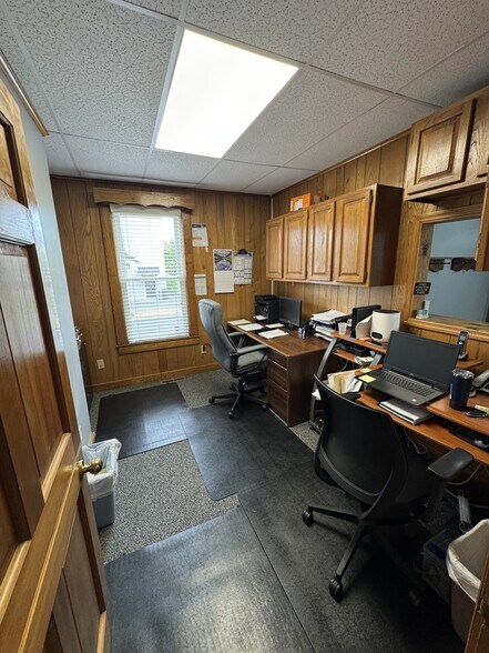 More Photos Of 1134 Troy Schenectady Rd, Latham Medical For Sale