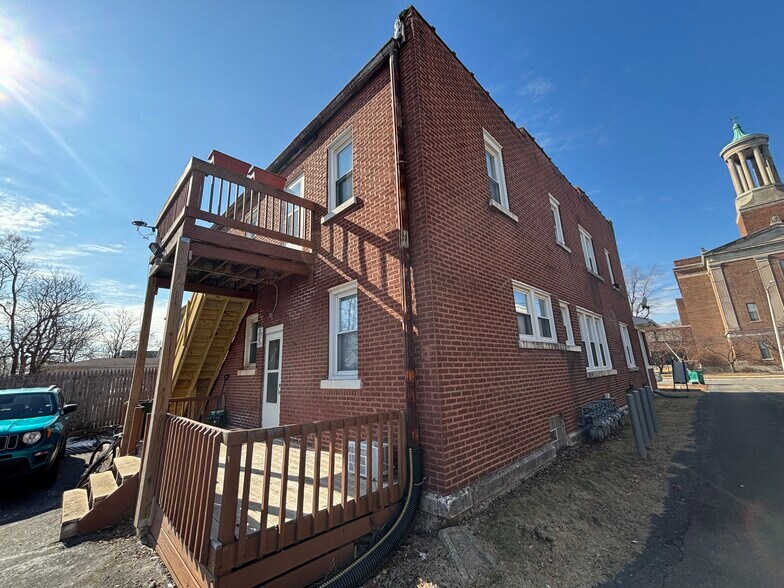 More Photos Of 30 N Broadway St, Joliet Multifamily For Sale