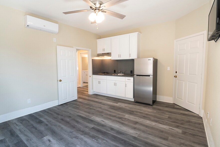 More Photos Of 1703 Toberman St, Los Angeles Apartments For Sale