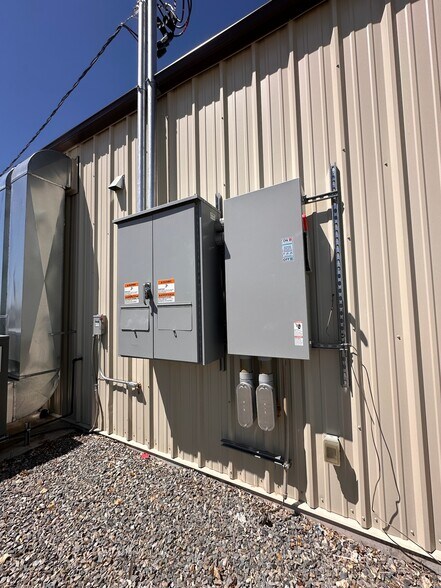 More Photos Of 6119 Hanover Rd NW, Albuquerque Manufacturing For Sale