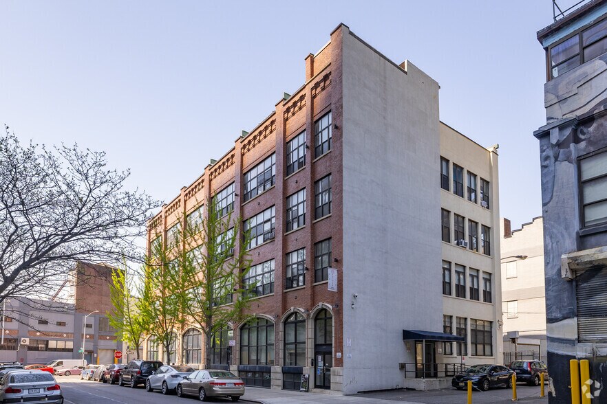 More Photos Of 4332 22nd St, Long Island City Office For Lease