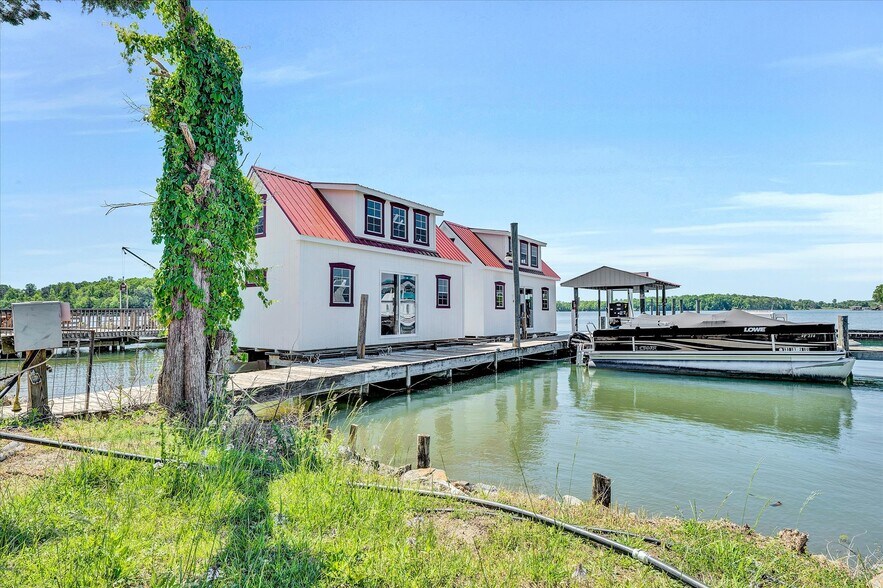 More Photos Of 3619 Airport Rd, Moneta Marina For Sale