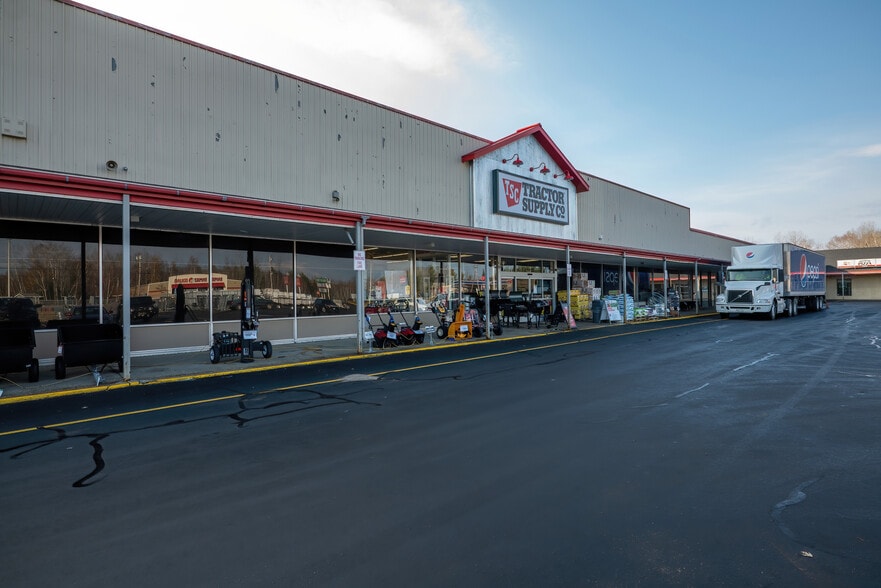 More Photos Of 780-820 Central St, Millinocket Storefront For Sale