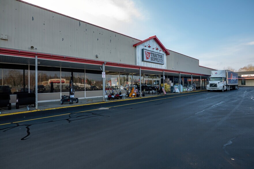 More Photos Of 798-820 Central St, Millinocket Unknown For Lease