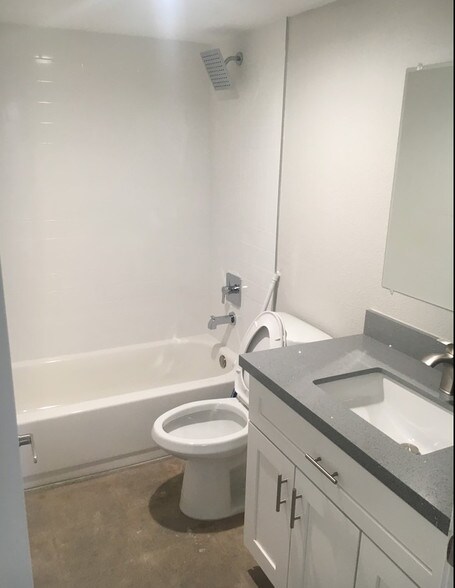 More Photos Of 718 W Hazelwood St, Phoenix Apartments For Sale
