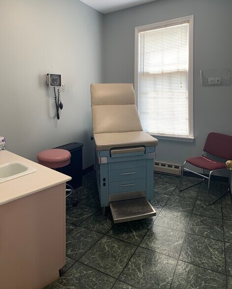 More Photos Of 75 Summit Ave, Hackensack Medical For Lease