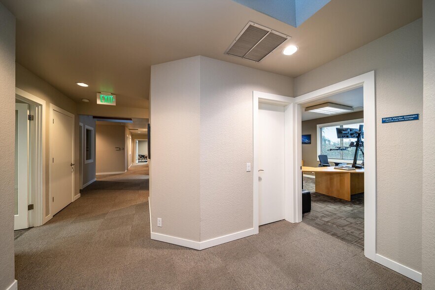 More Photos Of 1400 Broadway, Bellingham Office For Lease