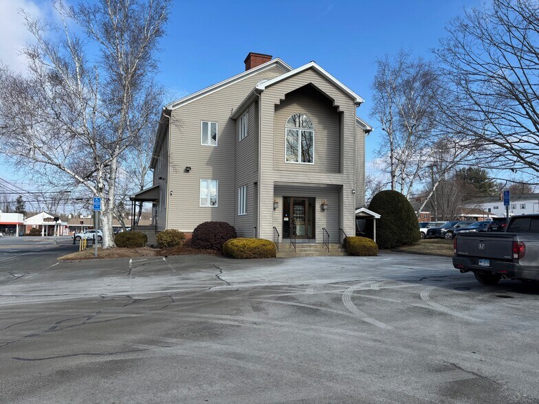 More Photos Of 133 Mountain Rd, Suffield Office For Lease