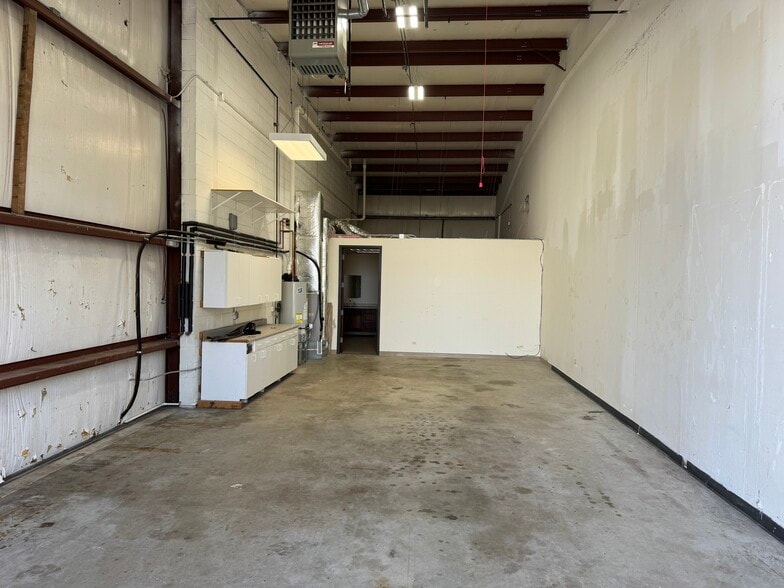More Photos Of 3119 S Route 31, Prairie Grove Warehouse For Sale