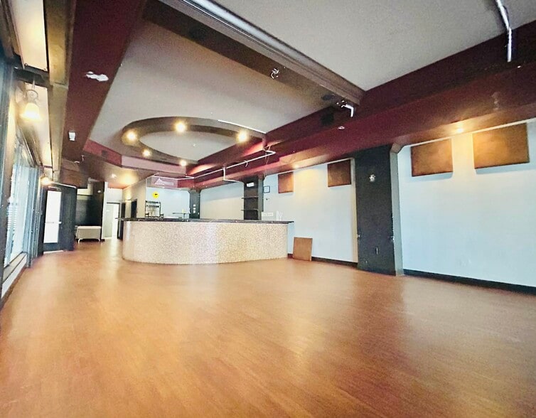 More Photos Of 901-903 E New Haven Ave, Melbourne Storefront Retail Office For Lease