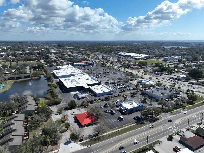More Photos Of 5502-5726 Cortez Rd W, Bradenton Unknown For Lease