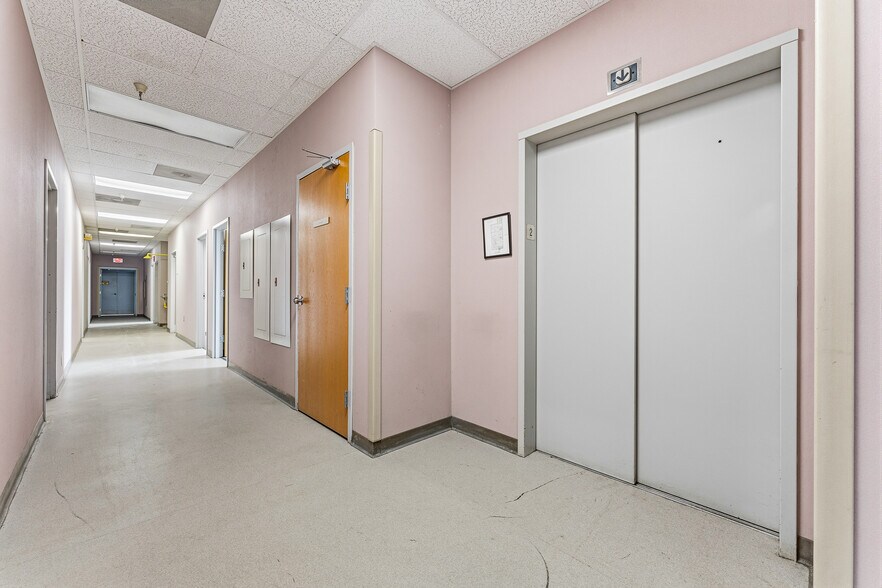 More Photos Of 501 Locust Ave, Fairmont Freestanding For Sale