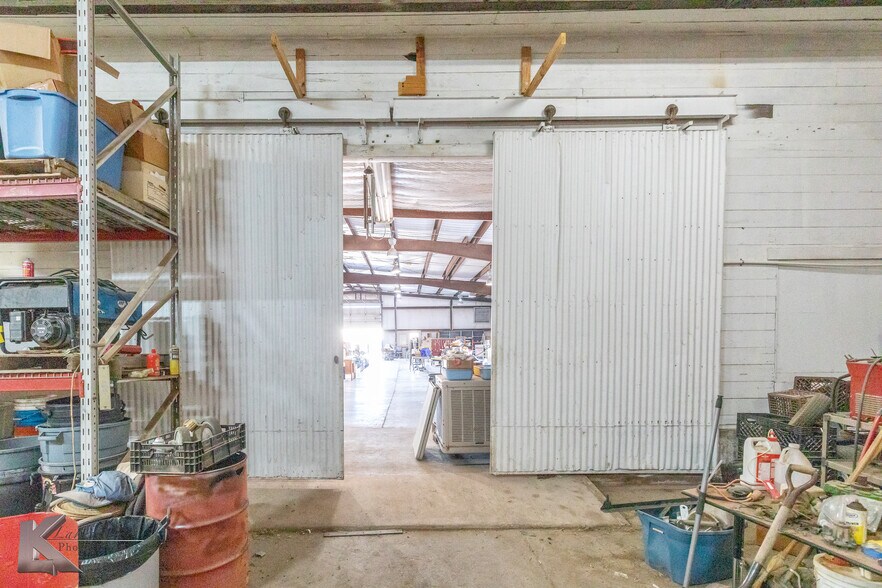 More Photos Of 1901 Cottonwood St, Abilene Industrial For Sale