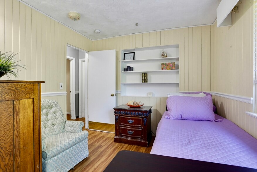 More Photos Of 515 Apple Grove Rd, Silver Spring Assisted Living For Sale
