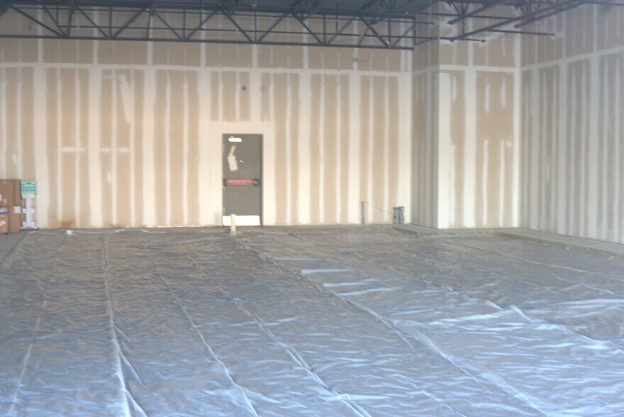 More Photos Of 333-861 E Main St, Oak Ridge Unknown For Lease