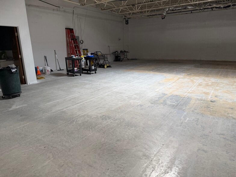 More Photos Of 11 Comstock Pky, Cranston Freestanding For Lease