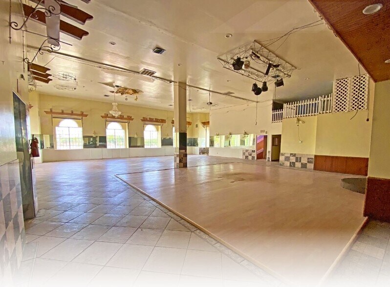 More Photos Of 3466 E Florence Ave, Huntington Park Restaurant For Lease