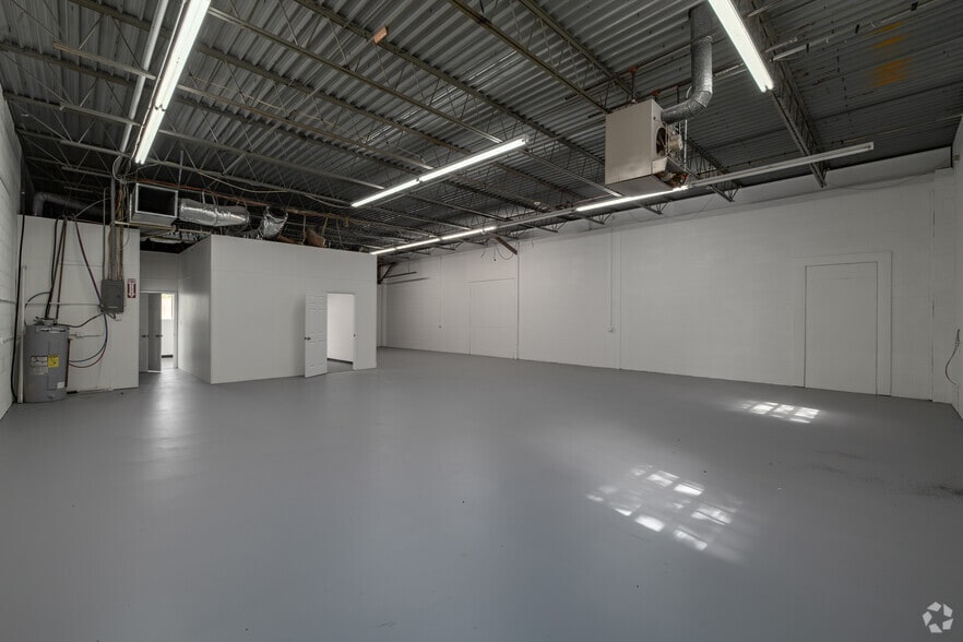 More Photos Of 2700-2740 N Graham St, Charlotte Light Distribution For Lease