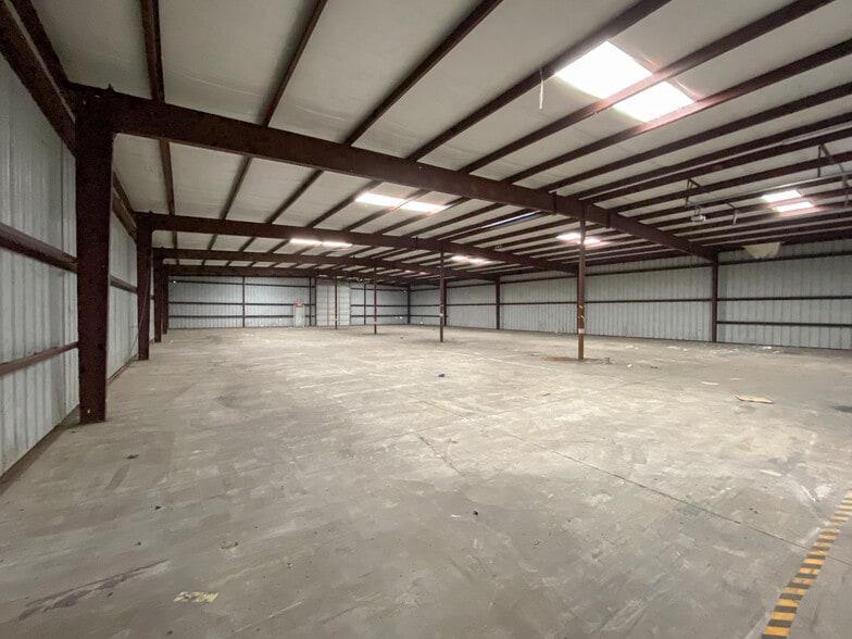 More Photos Of 8920 E Admiral Pl, Tulsa Freestanding For Lease