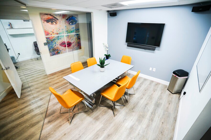 More Photos Of 7865 NW 46th St, Doral Warehouse For Lease