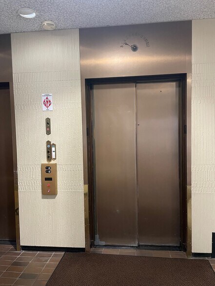 More Photos Of 216 W Washington St, South Bend Office For Lease