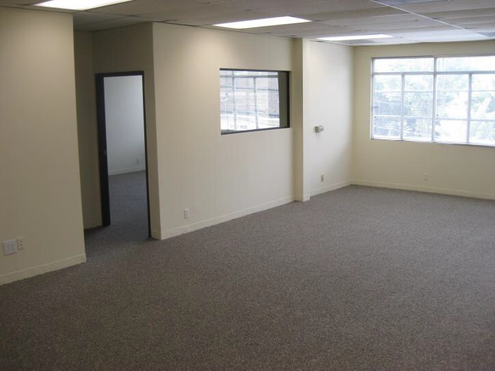 More Photos Of 11336 Camarillo St, Toluca Lake Office For Sale