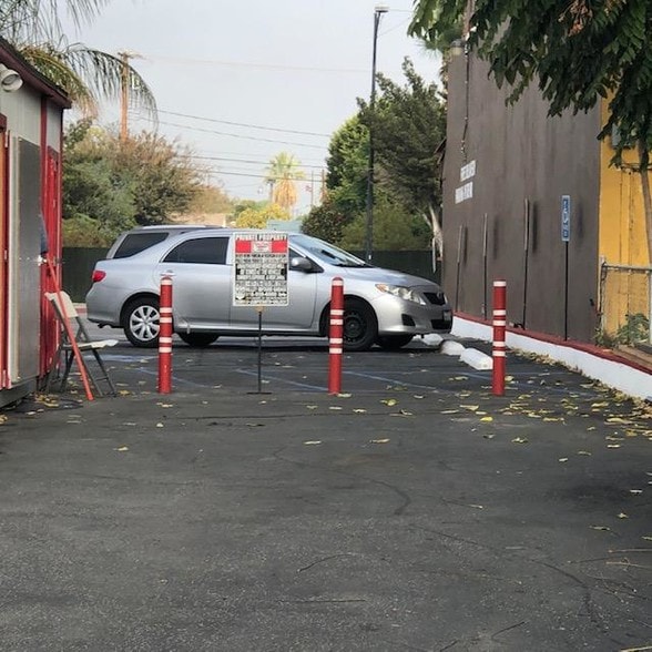 More Photos Of 4420 W Magnolia Blvd, Burbank Convenience Store For Lease