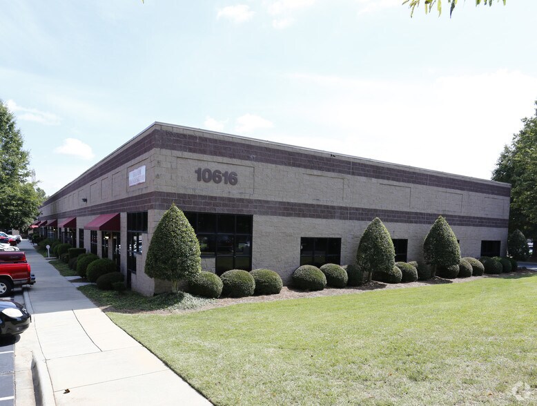 More Photos Of 10616 Bailey Rd, Cornelius Light Manufacturing For Lease