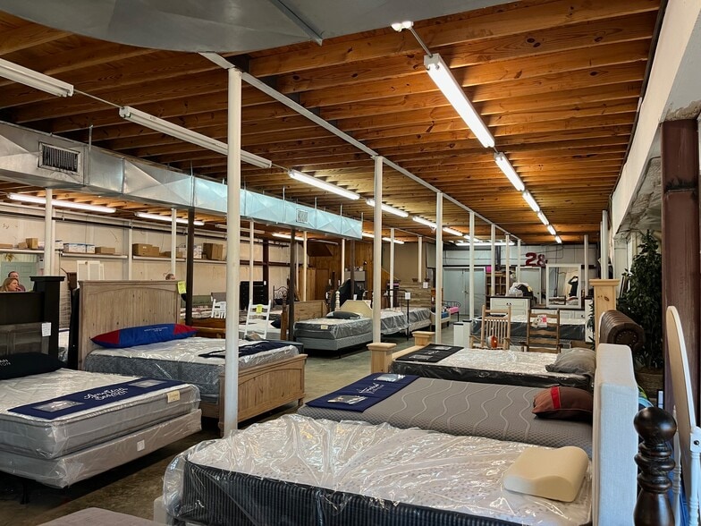 More Photos Of 1103 E Main St, Philadelphia Storefront For Sale