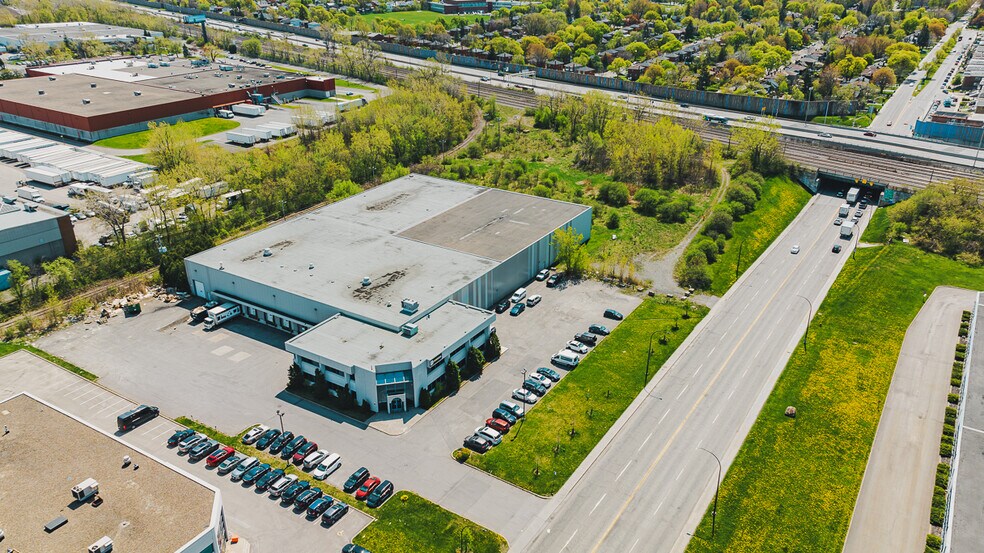 More Photos Of 1200 Av 55e, Montréal Warehouse For Lease
