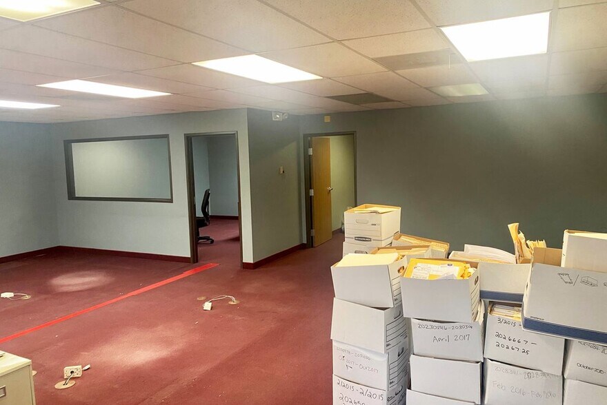 More Photos Of 42490 Garfield Rd, Clinton Township Medical For Lease