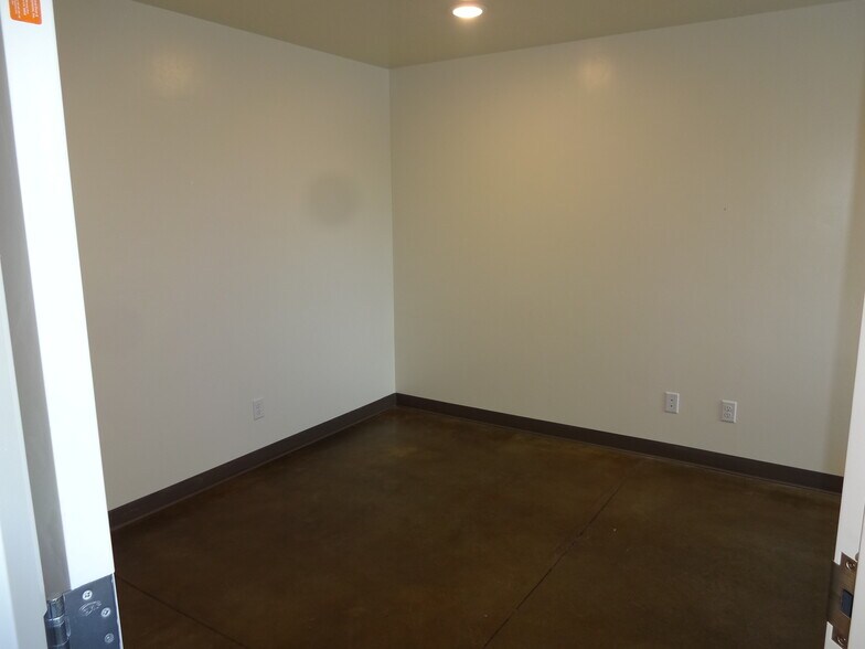 More Photos Of 1900 N 200 E, Spanish Fork Warehouse For Lease