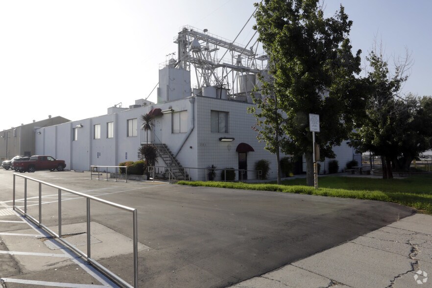 More Photos Of 201 S Cactus Ave, Rialto Manufacturing For Sale