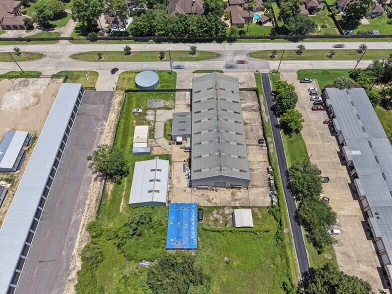 More Photos Of 17309 Hufsmith Kohrville Rd, Tomball Warehouse For Sale