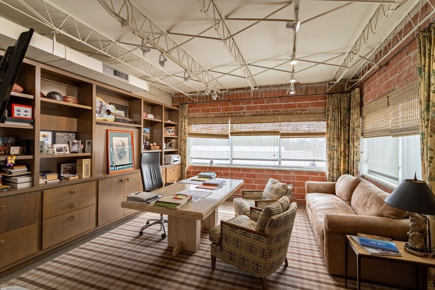 More Photos Of 1702 Taylor St, Houston Loft Creative Space For Lease